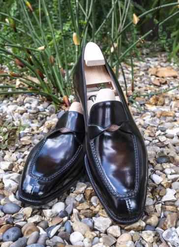 Avignon made in Criollo Patina with Tan lizard medallion