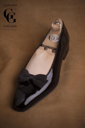 Lancaster patent pump with classic bow