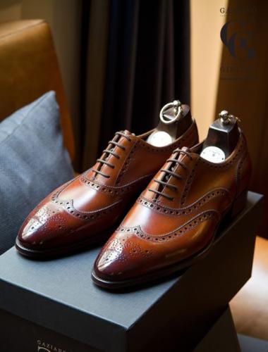 Rothschild made in Vintage Cedar on DG70 last.